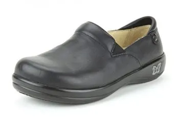 15 Best Shoes for Standing All Day Reviewed for Comfort